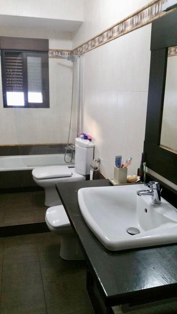 3 bedroom Flat for sale in Cordoba city - € 123,500 (Ref: 9360057)