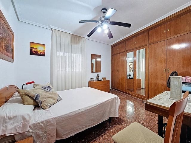 3 quarto Apartamento para venda em Alcolea, Córdova cidade - 95 000 € (Ref: 9360059)