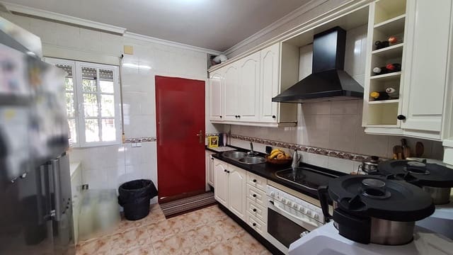 3 soveværelse Villa til salg i Villarrubia, Córdoba by med swimmingpool garage - € 249.500 (Ref: 9360060)