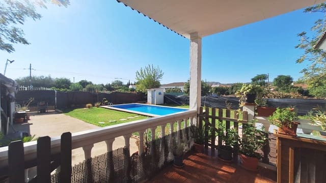 3 soveværelse Villa til salg i Villarrubia, Córdoba by med swimmingpool garage - € 249.500 (Ref: 9360060)
