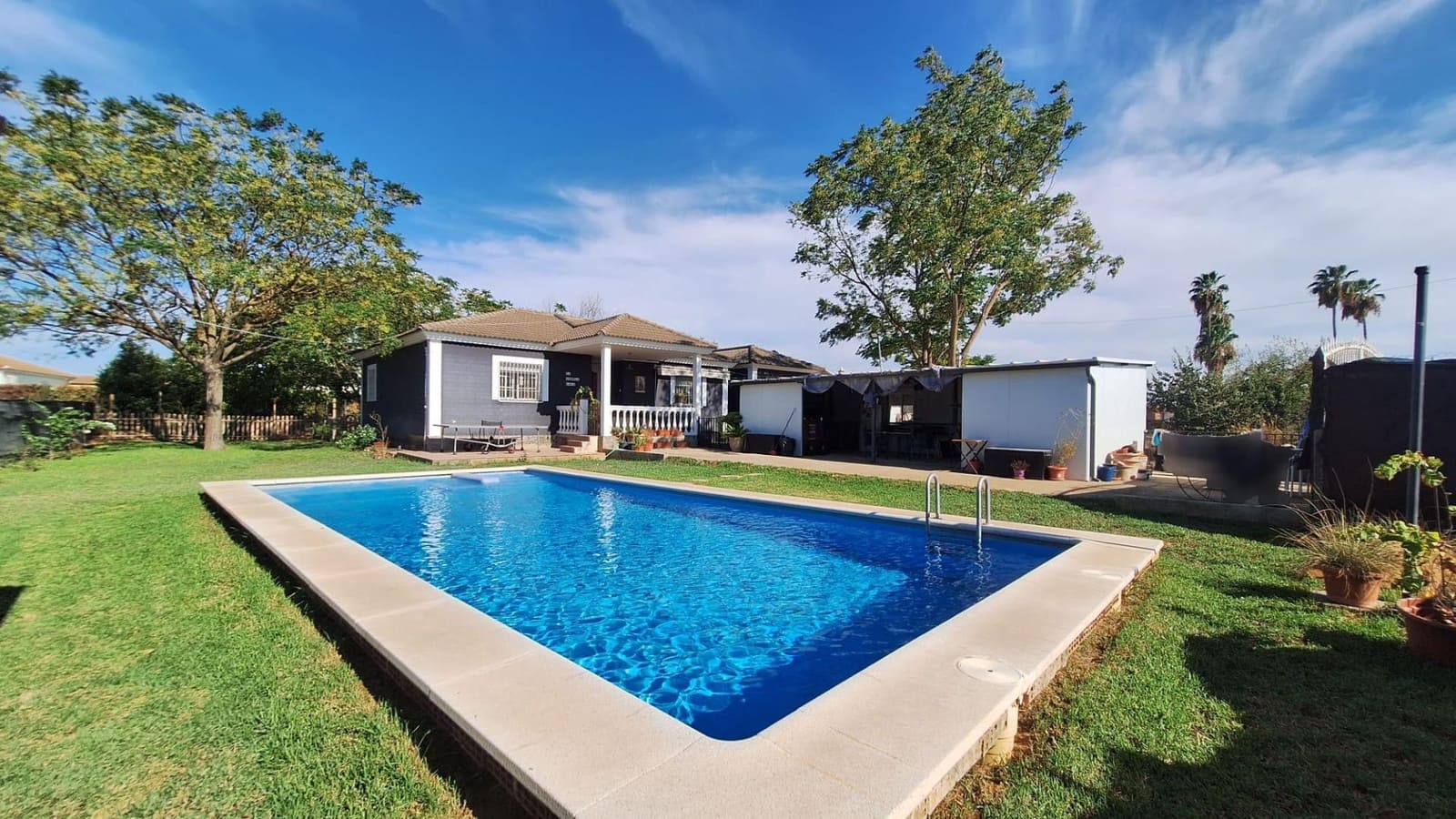 3 soveværelse Villa til salg i Cordoba by med swimmingpool garage - € 249.500 (Ref: 9360060)