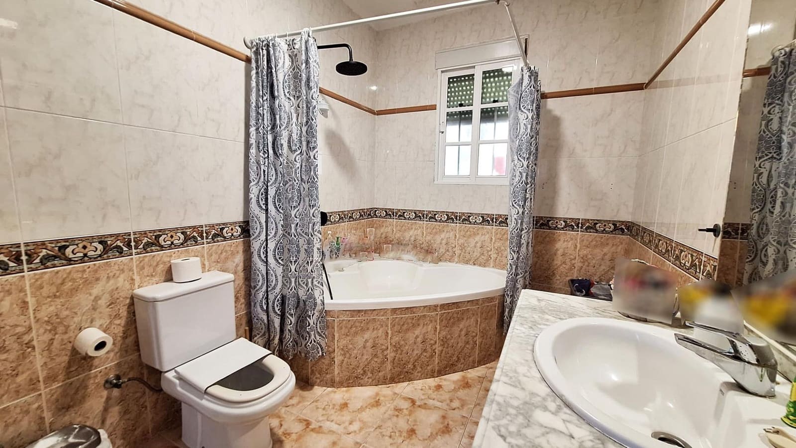 3 soveværelse Villa til salg i Cordoba by med swimmingpool garage - € 249.500 (Ref: 9360060)