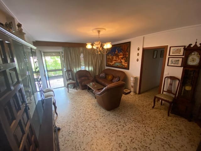 Piso de 4 habitaciones en Parque Cruz Conde, Córdoba ciudad en venta - 169.900 € (Ref: 9360063)