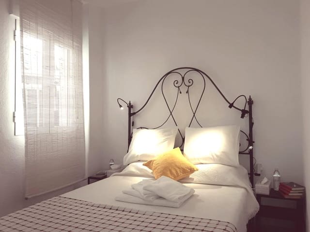 2 sovrum Lägenhet till salu i Centro, Córdoba stad - 165 000 € (Ref: 9360065)