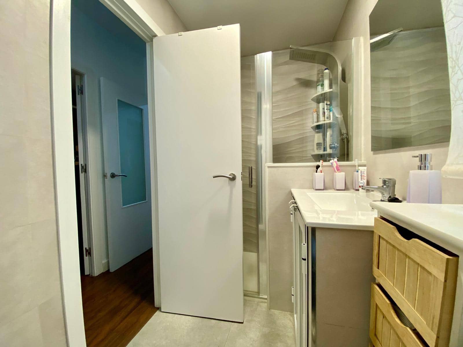 4 bedroom Flat for sale in Cordoba city with garage - € 150,000 (Ref: 9360066)