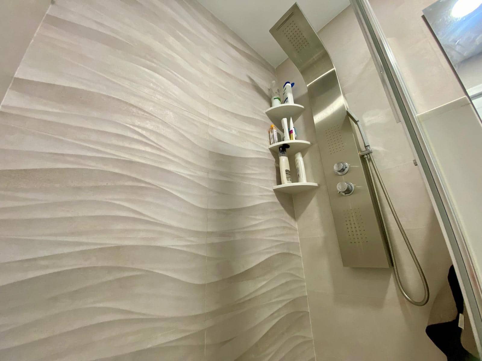 4 bedroom Flat for sale in Cordoba city with garage - € 150,000 (Ref: 9360066)