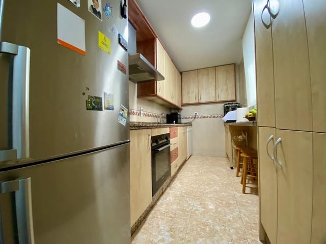 4 bedroom Flat for sale in Córdoba city with garage - € 150,000 (Ref: 9360066)