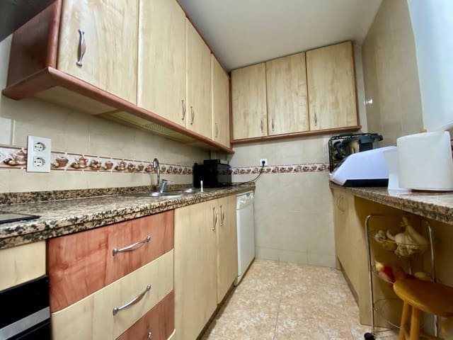 4 bedroom Flat for sale in Córdoba city with garage - € 150,000 (Ref: 9360066)