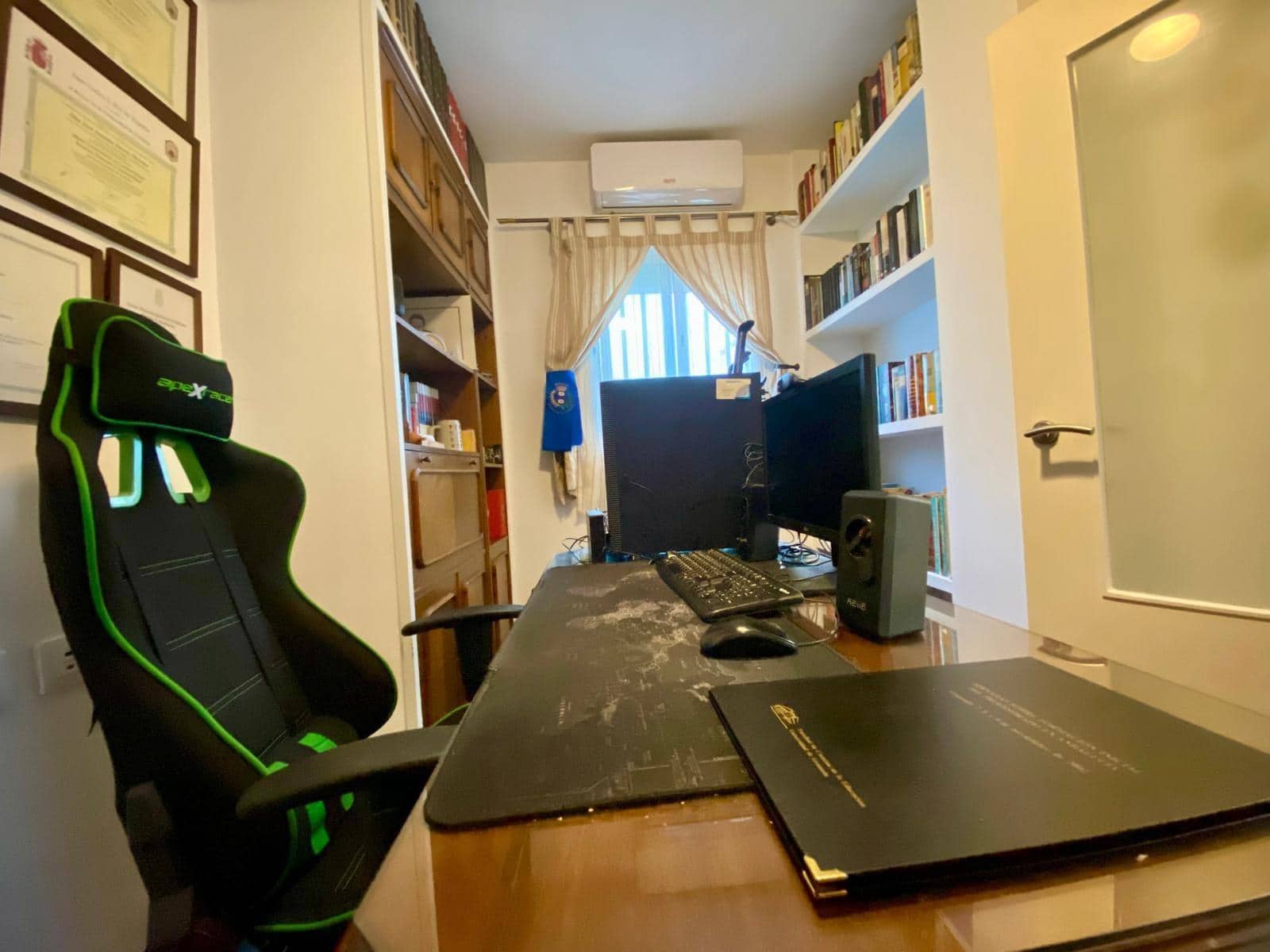 4 bedroom Flat for sale in Cordoba city with garage - € 150,000 (Ref: 9360066)