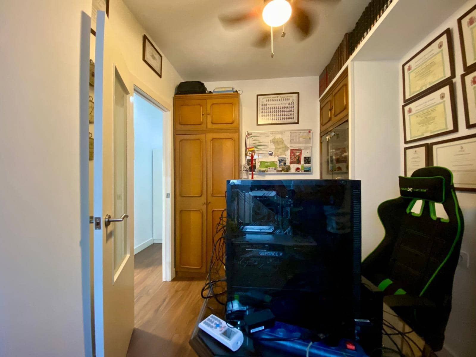 4 bedroom Flat for sale in Cordoba city with garage - € 150,000 (Ref: 9360066)