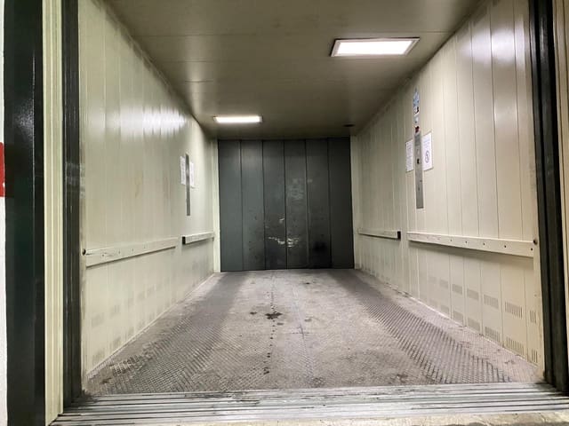 Garage in vendita in Cordova città - 20.000 € (Rif: 9360070)