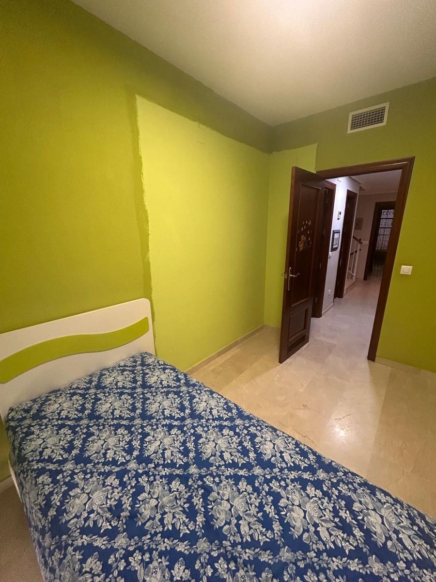 3 soverom Hus til salgs i Cordoba by med svømmebasseng garasje - € 340 000 (Ref: 9360073)