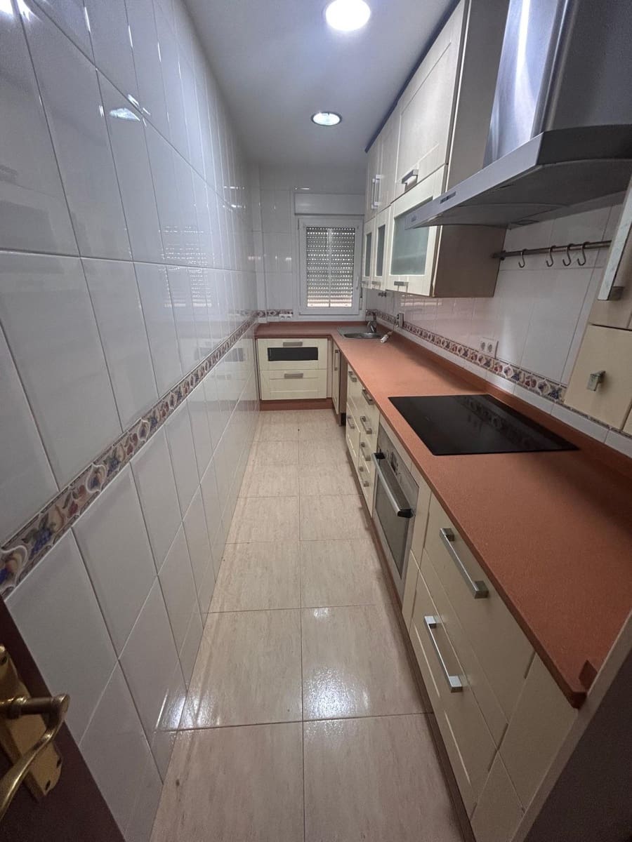 3 soverom Hus til salgs i Cordoba by med svømmebasseng garasje - € 340 000 (Ref: 9360073)