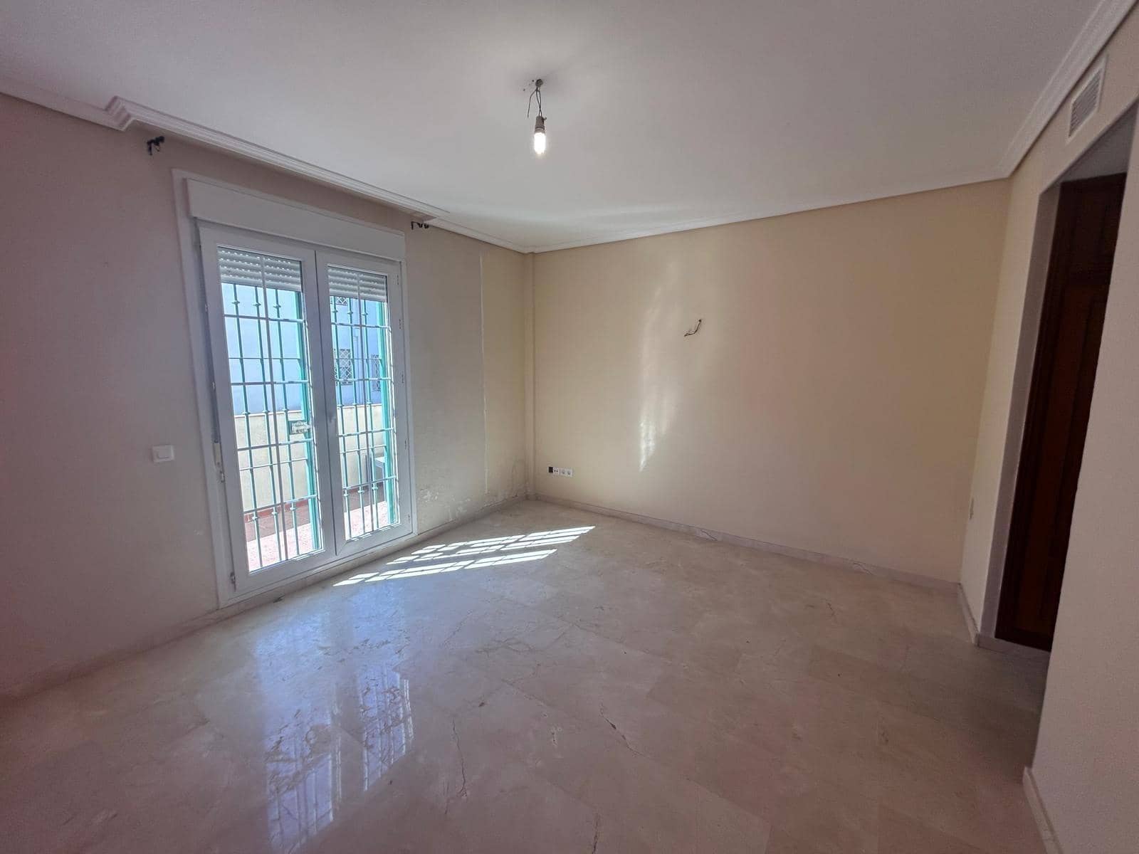 3 soverom Hus til salgs i Cordoba by med svømmebasseng garasje - € 340 000 (Ref: 9360073)