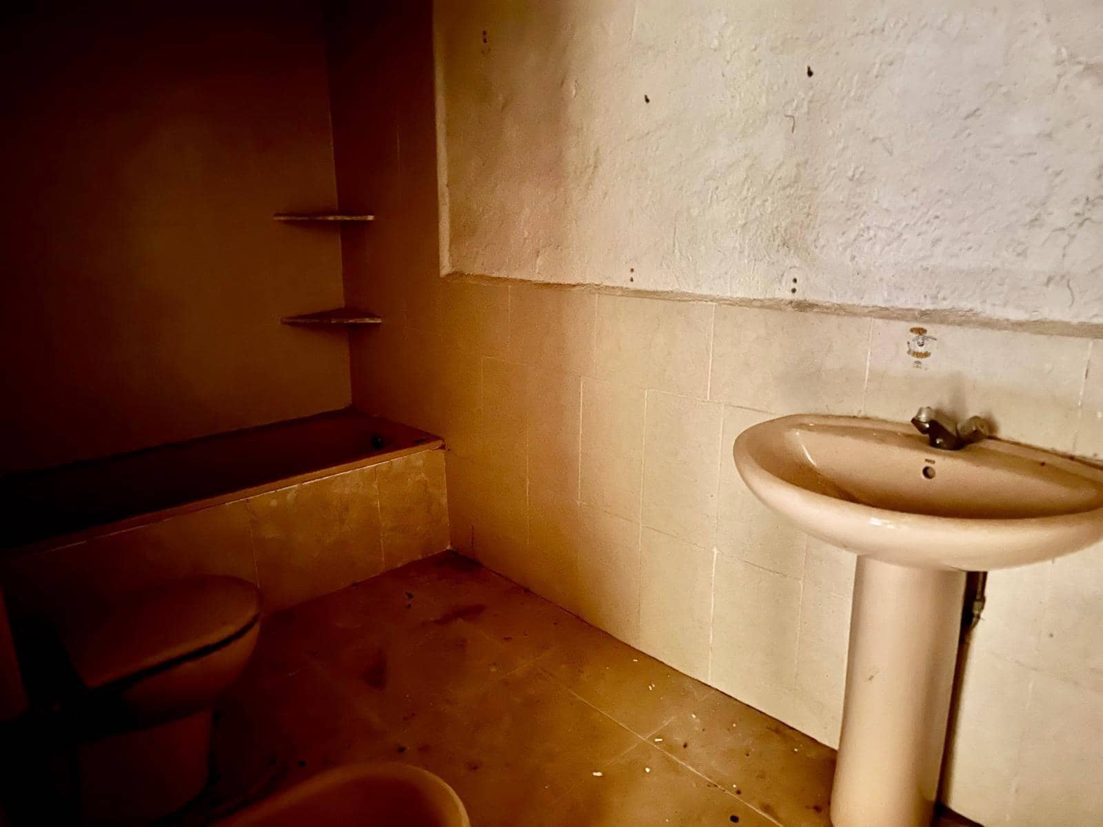 5 bedroom Finca/Country House for sale in Fuente Obejuna - € 12,000 (Ref: 9360078)