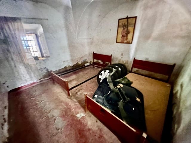 5 bedroom Finca/Country House for sale in Fuente Obejuna - € 12,000 (Ref: 9360078)