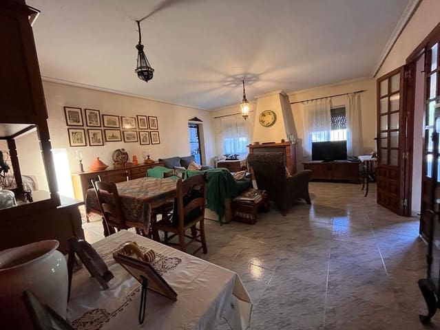 5 soveværelse Villa til salg i Almodóvar del Río med swimmingpool - € 237.000 (Ref: 9360083)