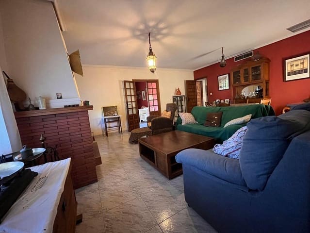 5 soveværelse Villa til salg i Almodóvar del Río med swimmingpool - € 237.000 (Ref: 9360083)