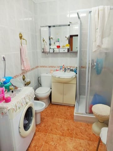 8 makuuhuone Omakotitalo myytävänä paikassa Córdoba kaupunki - 325 000 € (Ref: 9360085)