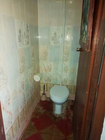 8 makuuhuone Omakotitalo myytävänä paikassa Córdoba kaupunki - 325 000 € (Ref: 9360085)