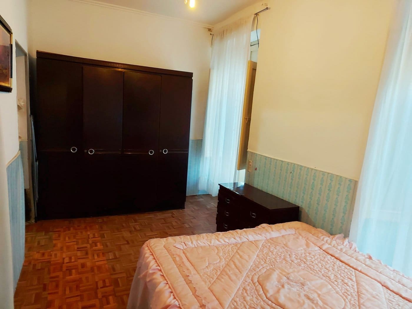 8 makuuhuone Omakotitalo myytävänä paikassa Cordoba kaupunki - 325 000 € (Ref: 9360085)