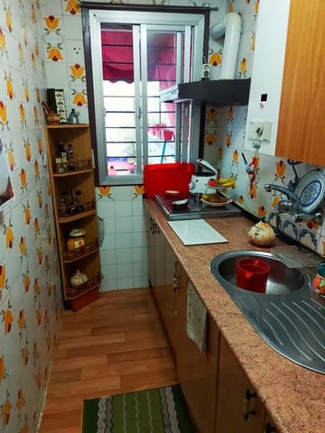 8 makuuhuone Omakotitalo myytävänä paikassa Córdoba kaupunki - 325 000 € (Ref: 9360085)