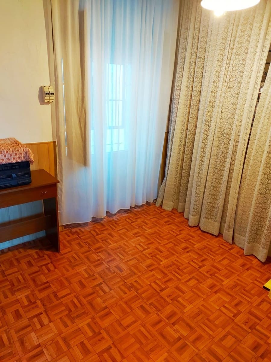 8 makuuhuone Omakotitalo myytävänä paikassa Cordoba kaupunki - 325 000 € (Ref: 9360085)