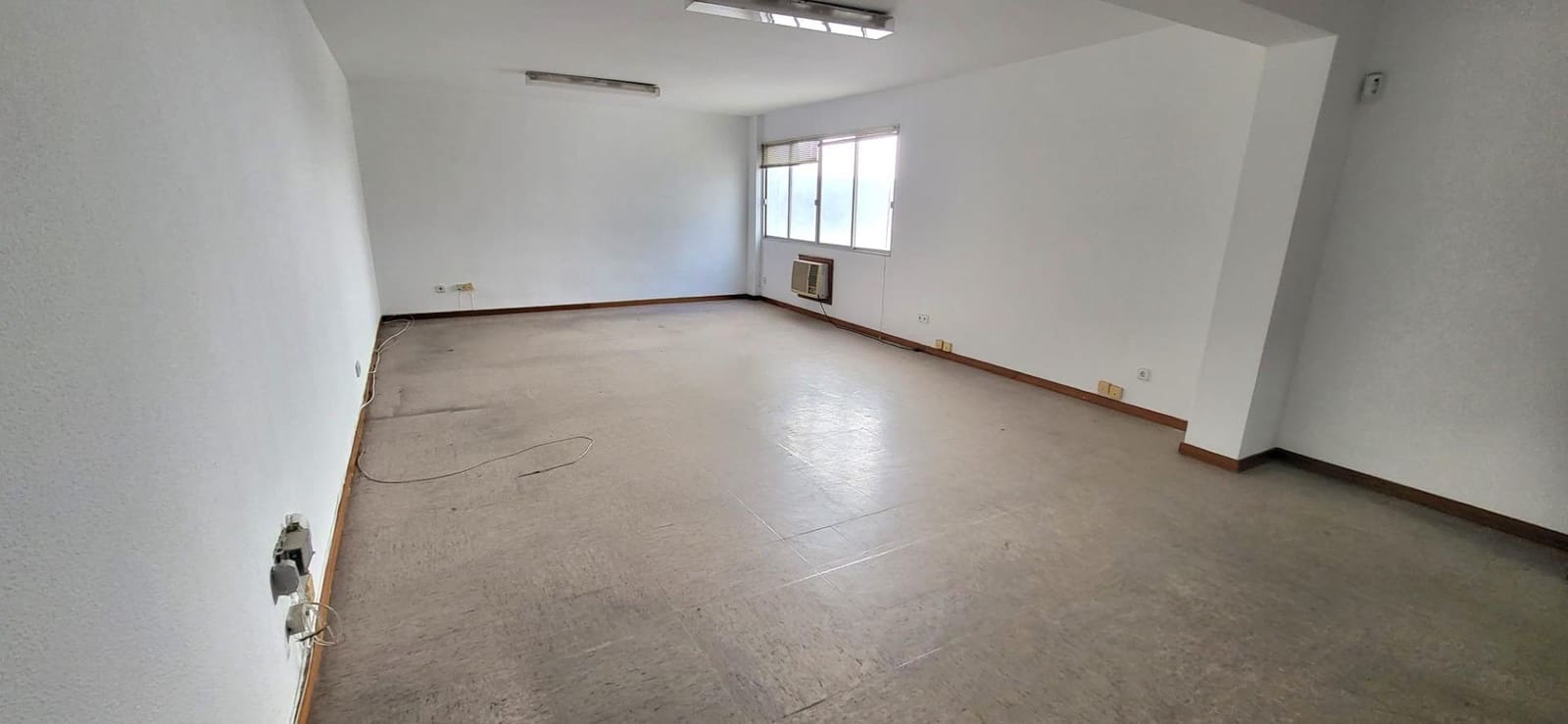 Oficina en Córdoba ciudad en alquiler - 375 € (Ref: 9360087)