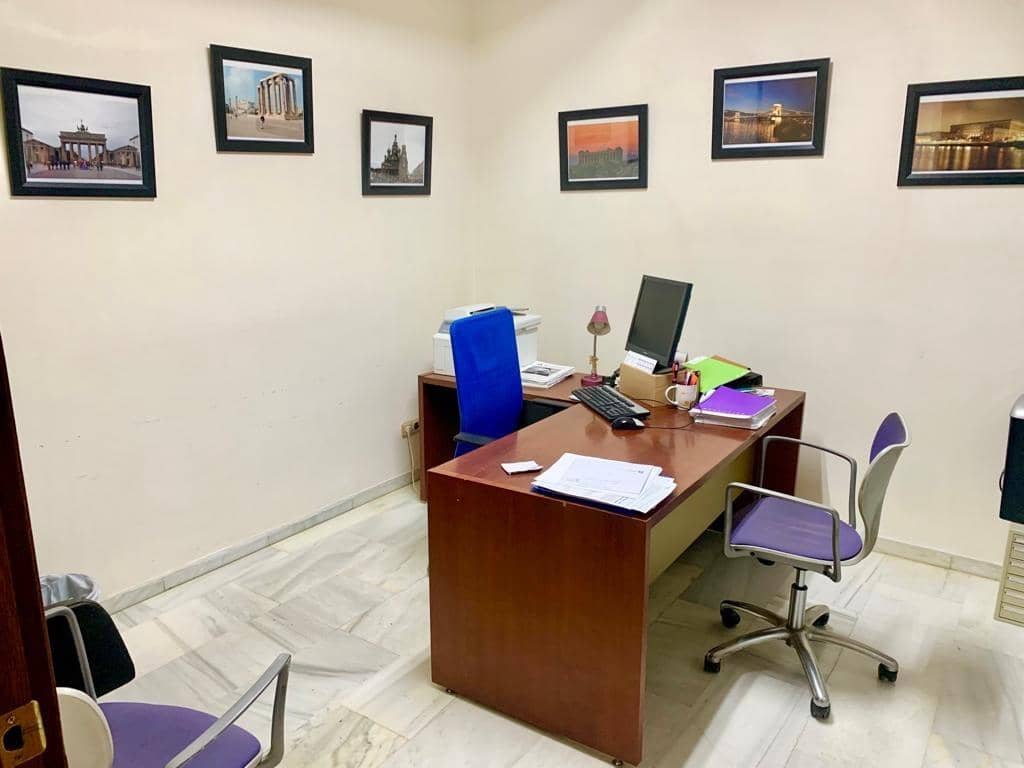 Oficina de 3 habitaciones en Córdoba ciudad en alquiler - 220 € (Ref: 9360088)