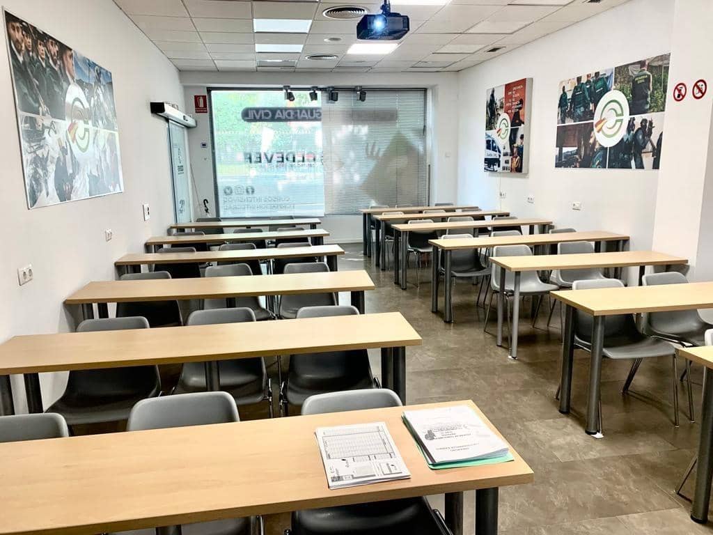 Oficina de 3 habitaciones en Córdoba ciudad en alquiler - 220 € (Ref: 9360088)