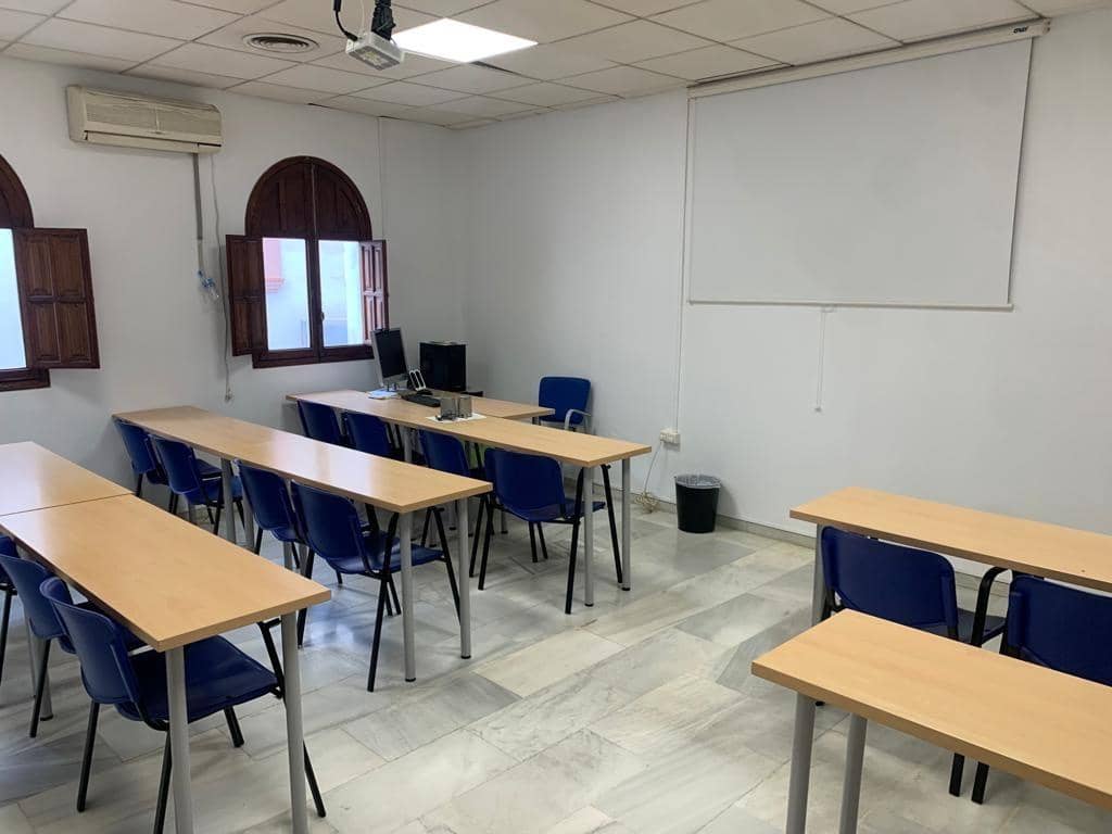 Oficina de 3 habitaciones en Córdoba ciudad en alquiler - 220 € (Ref: 9360088)