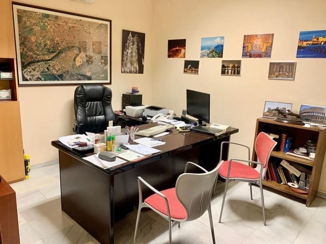 Oficina de 3 habitaciones en Centro, Córdoba ciudad en alquiler - 220 € (Ref: 9360088)