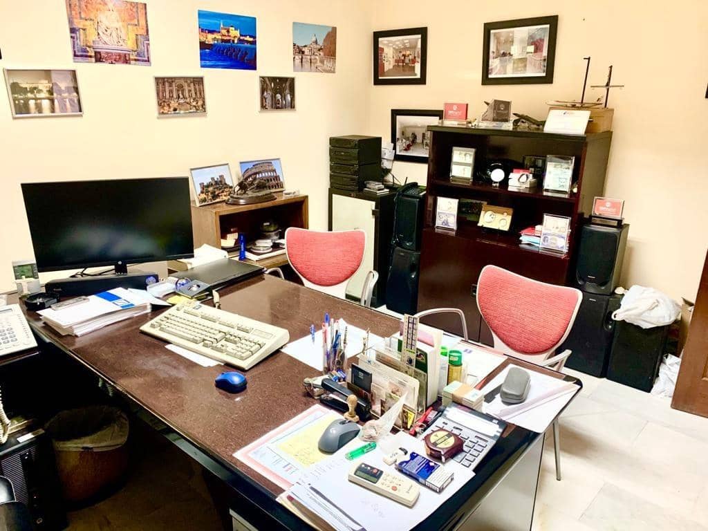 Oficina de 3 habitaciones en Córdoba ciudad en alquiler - 220 € (Ref: 9360088)