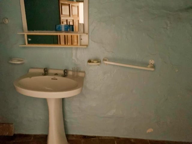 4 bedroom Townhouse for sale in Fuente Obejuna - € 13,000 (Ref: 9360089)