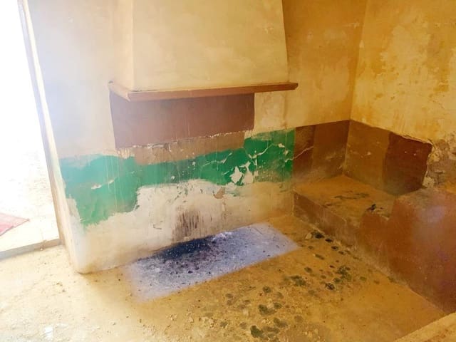 4 bedroom Townhouse for sale in Fuente Obejuna - € 13,000 (Ref: 9360089)