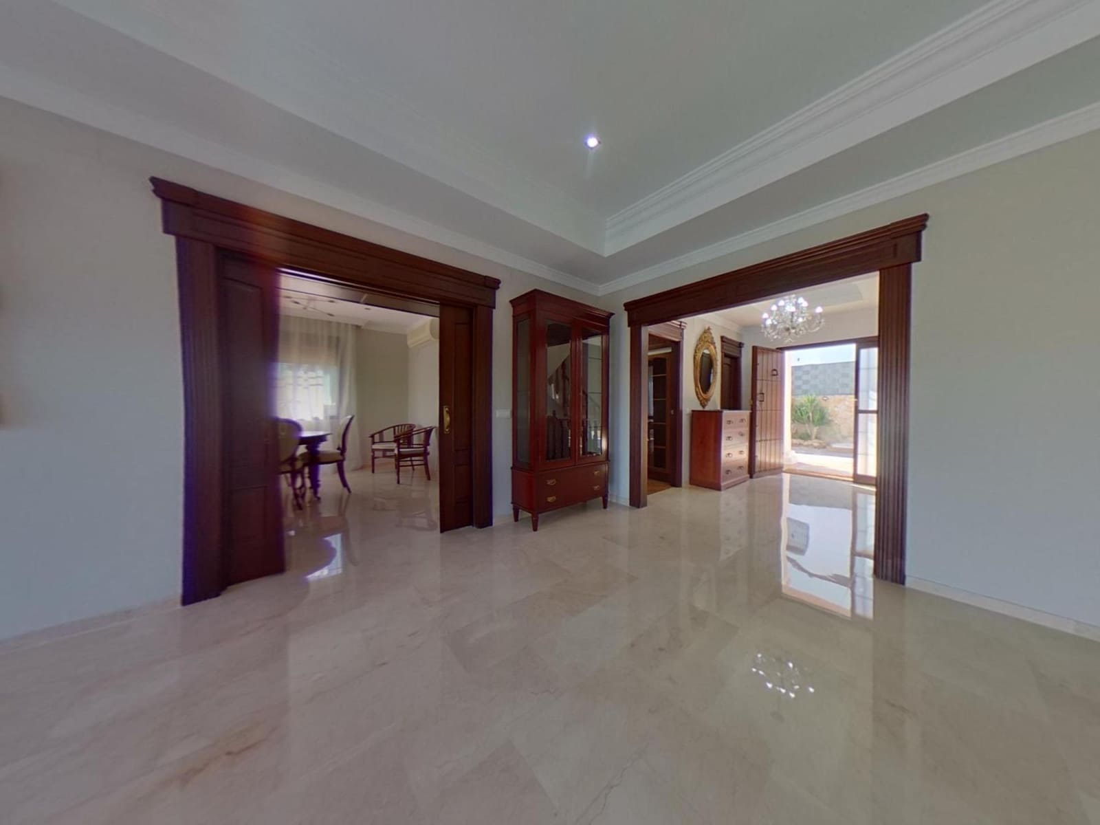 11 soveværelse Villa til salg i Cordoba by med swimmingpool garage - € 870.000 (Ref: 9362423)