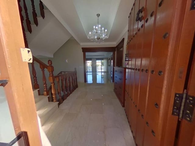 11 soverom Villa til salgs i Córdoba by med svømmebasseng garasje - € 870 000 (Ref: 9362423)