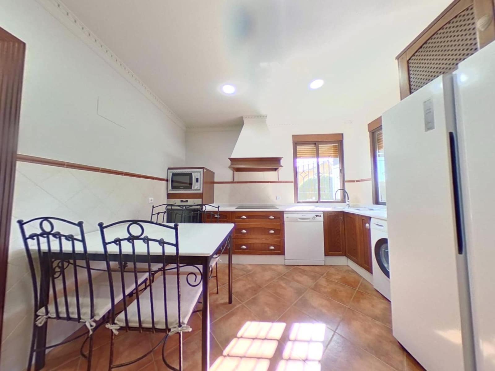 11 soveværelse Villa til salg i Cordoba by med swimmingpool garage - € 870.000 (Ref: 9362423)