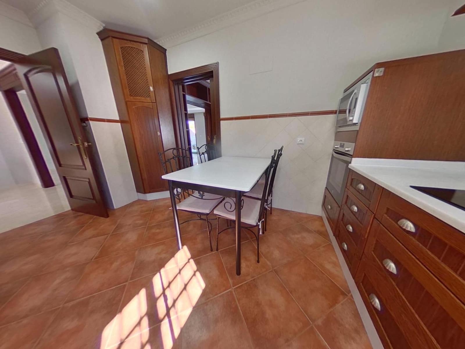 11 soveværelse Villa til salg i Cordoba by med swimmingpool garage - € 870.000 (Ref: 9362423)