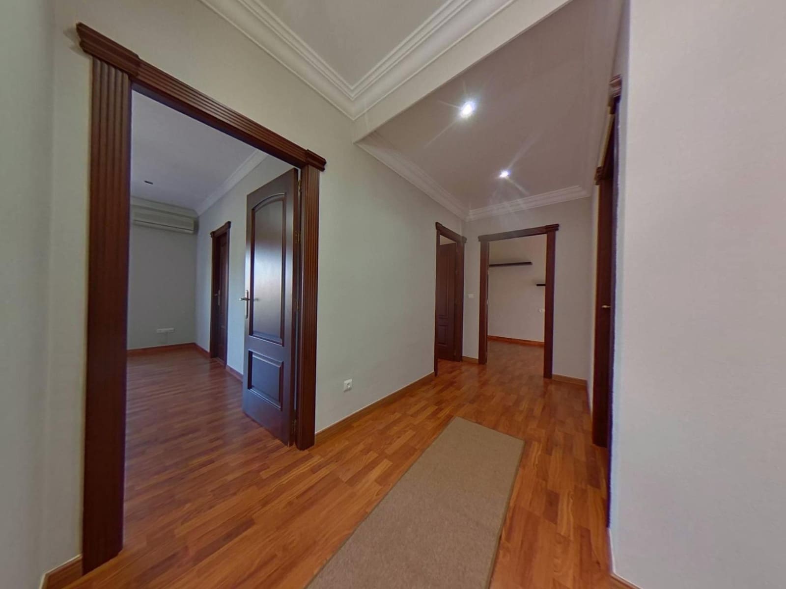 11 soveværelse Villa til salg i Cordoba by med swimmingpool garage - € 870.000 (Ref: 9362423)