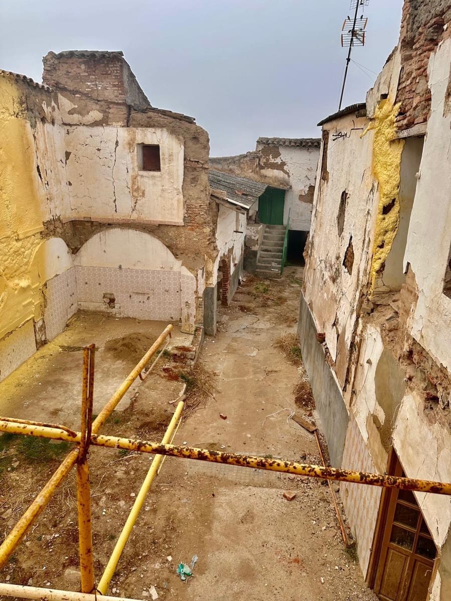 9 slaapkamer Huis te koop in Fuente Obejuna - € 50.000 (Ref: 9367644)