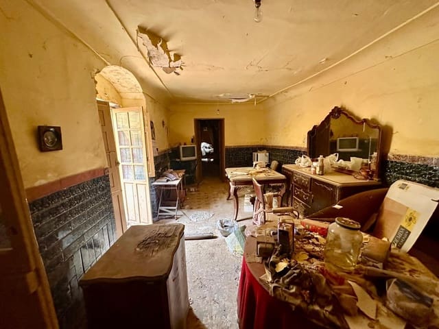 9 bedroom Townhouse for sale in Fuente Obejuna - € 50,000 (Ref: 9367644)