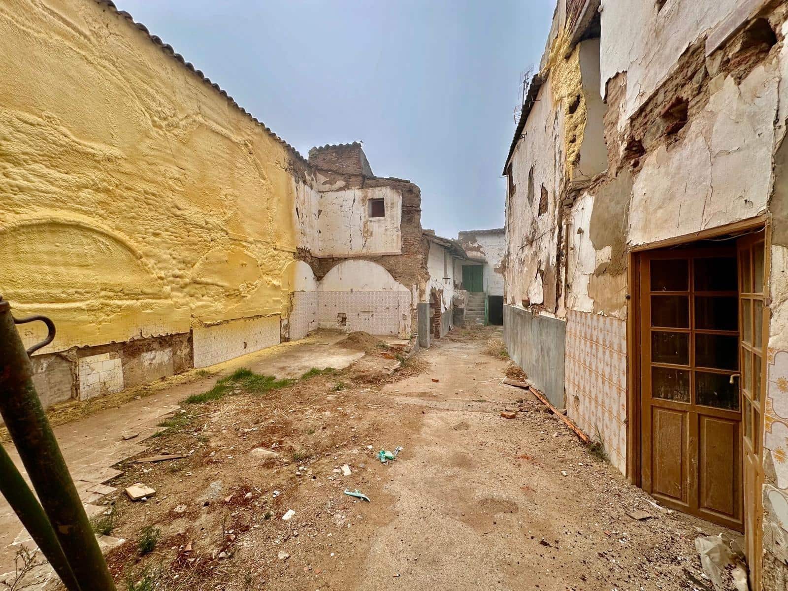 9 slaapkamer Huis te koop in Fuente Obejuna - € 50.000 (Ref: 9367644)