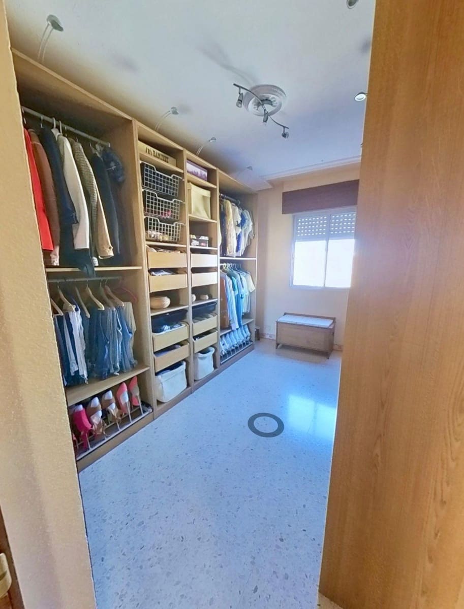 4 soveværelse Lejlighed til salg i Cordoba by - € 120.000 (Ref: 9374222)