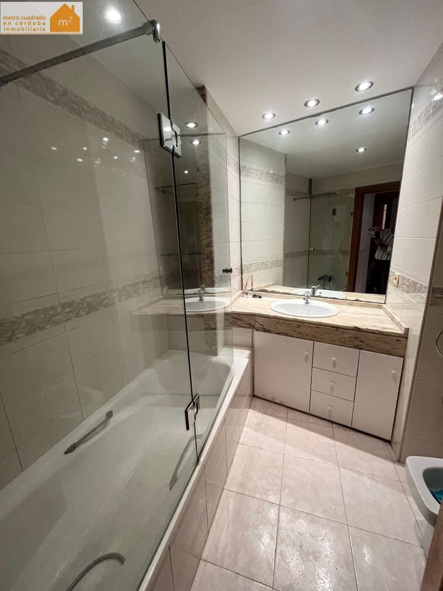 3 camera da letto Appartamento in vendita in Cordova citta - 255.000 € (Rif: 9383036)