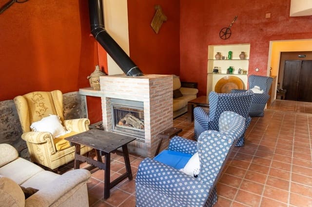 5 slaapkamer Finca/Landhuis te koop in Córdoba stad met zwembad - € 145.000 (Ref: 9383037)