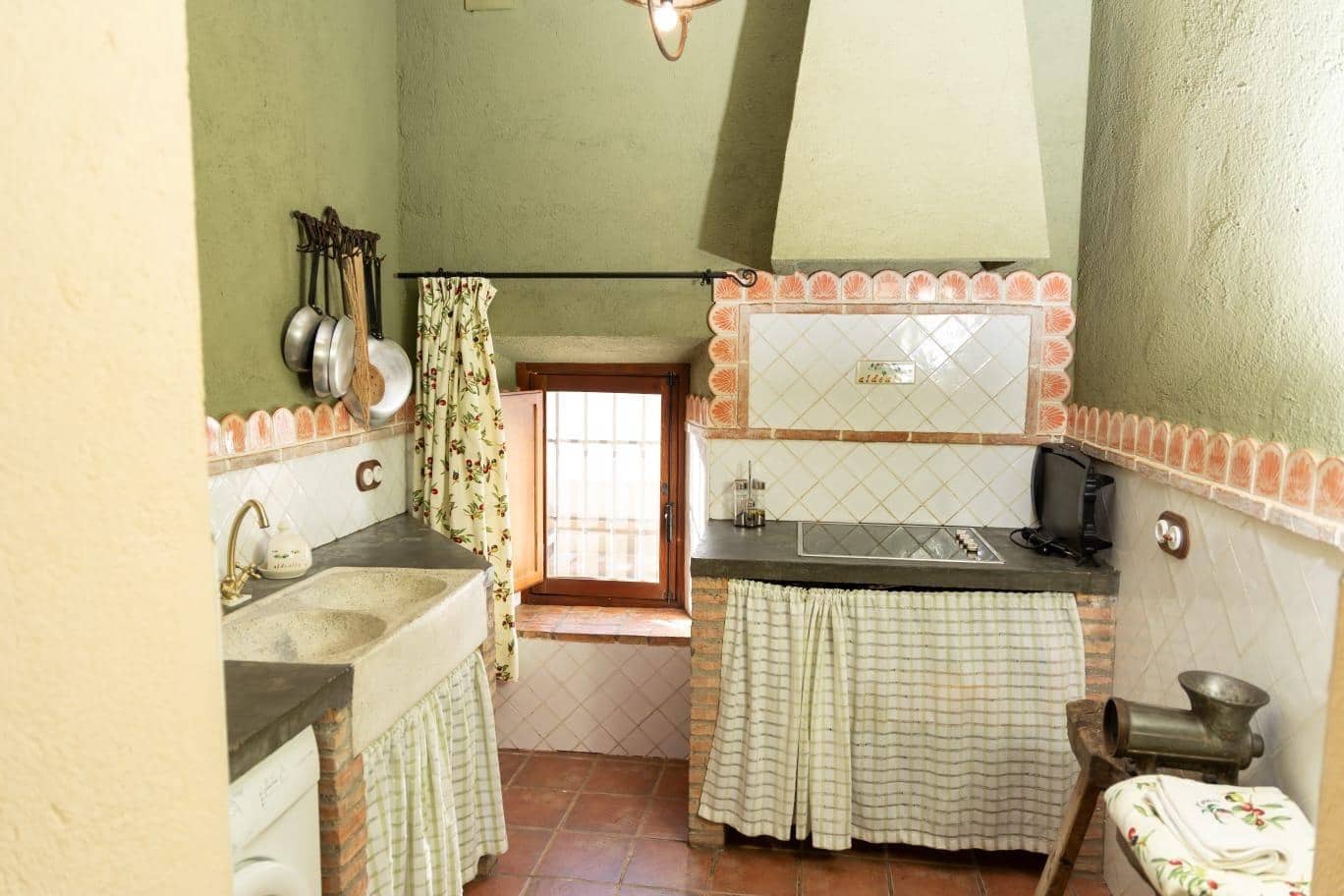 5 slaapkamer Finca/Landhuis te koop in Cordoba stad met zwembad - € 145.000 (Ref: 9383037)