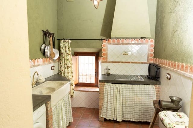 5 slaapkamer Finca/Landhuis te koop in Córdoba stad met zwembad - € 145.000 (Ref: 9383037)