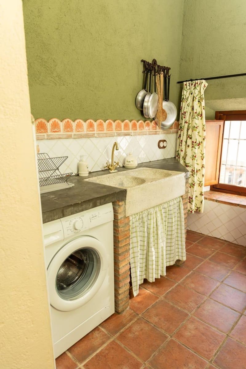 5 slaapkamer Finca/Landhuis te koop in Cordoba stad met zwembad - € 145.000 (Ref: 9383037)