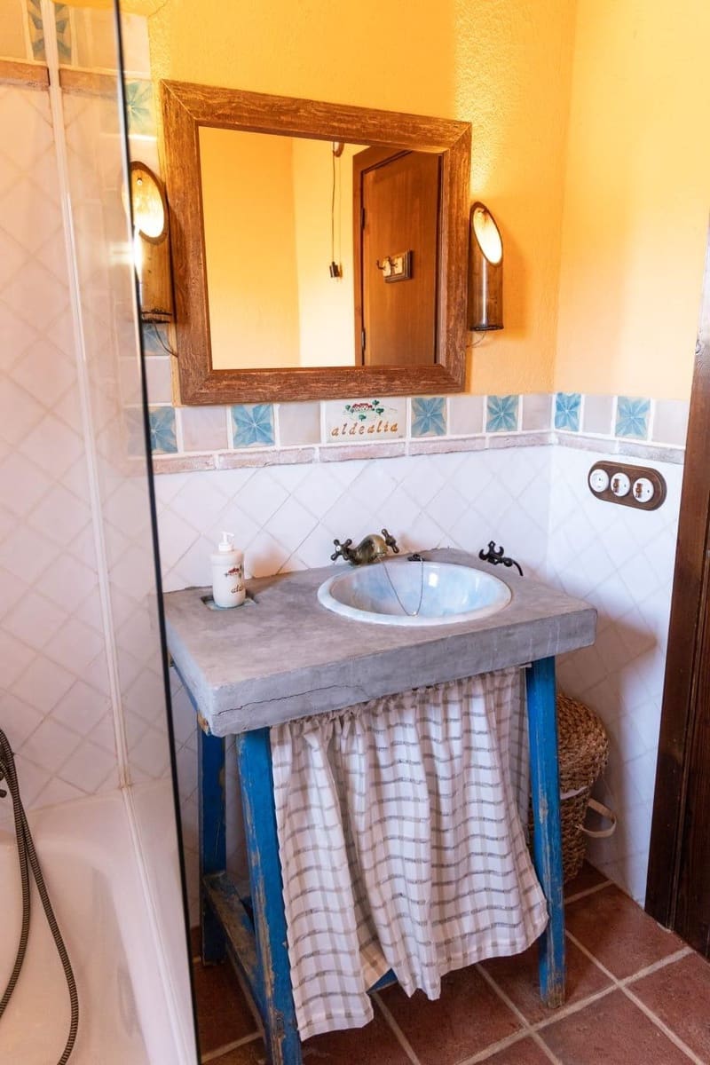 5 slaapkamer Finca/Landhuis te koop in Cordoba stad met zwembad - € 145.000 (Ref: 9383037)